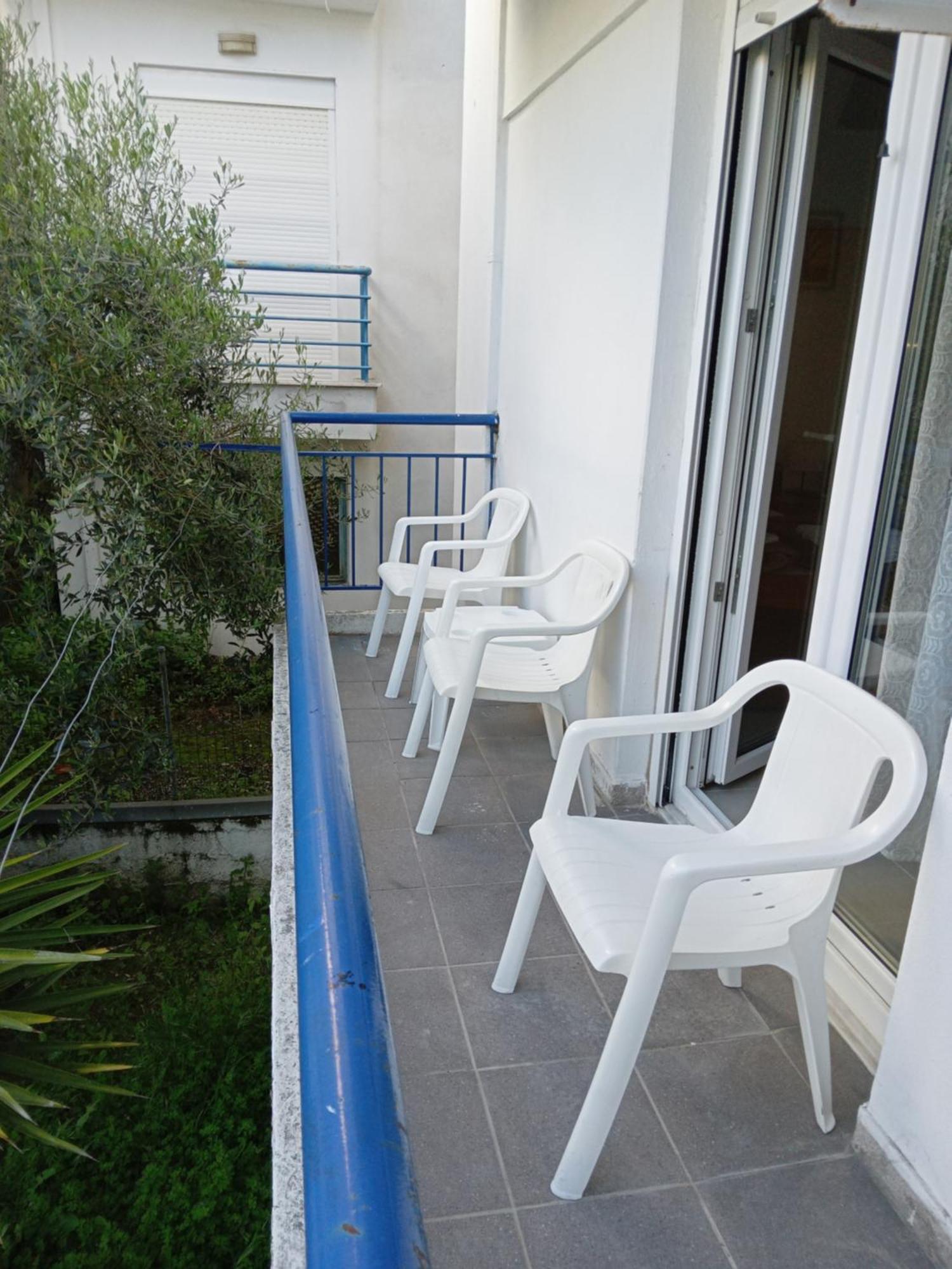 Leonidas Apartments Néa Péramos Esterno foto