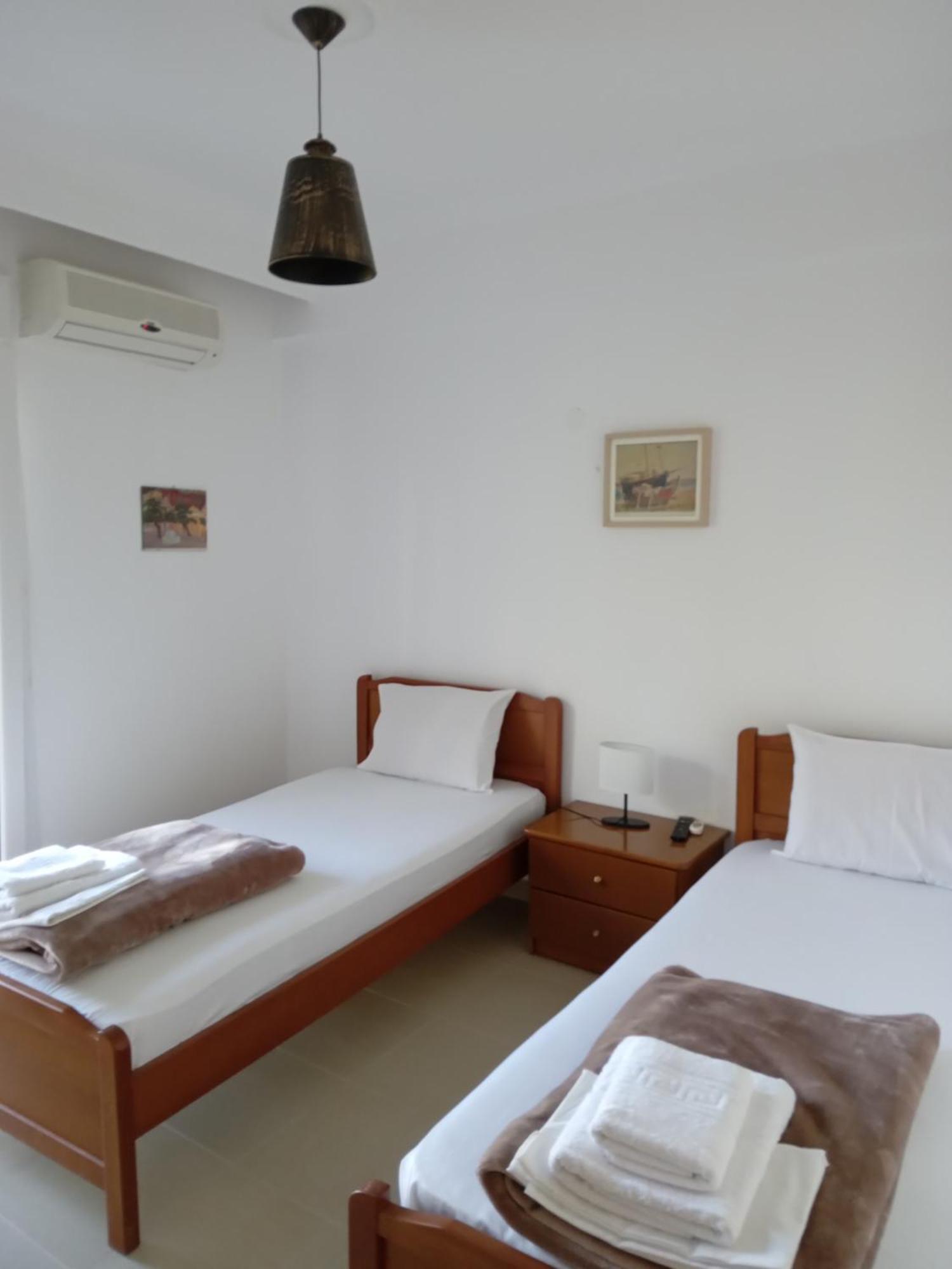Leonidas Apartments Néa Péramos Esterno foto