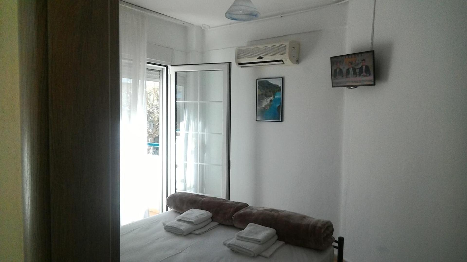 Leonidas Apartments Néa Péramos Esterno foto